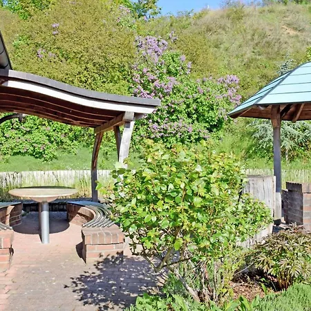 Mit Kamin Am Hafen In S *