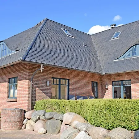 Mit Kamin Am Hafen In S *