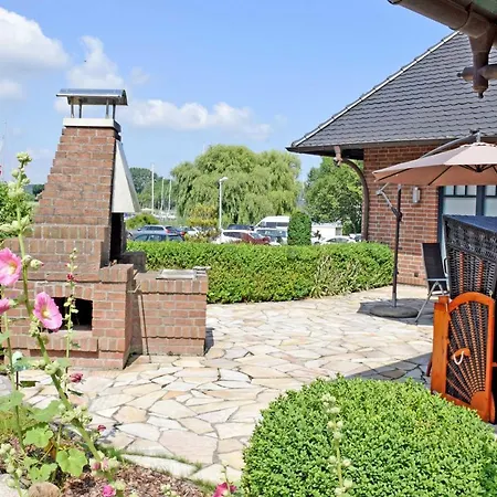 Mit Kamin Am Hafen In S *